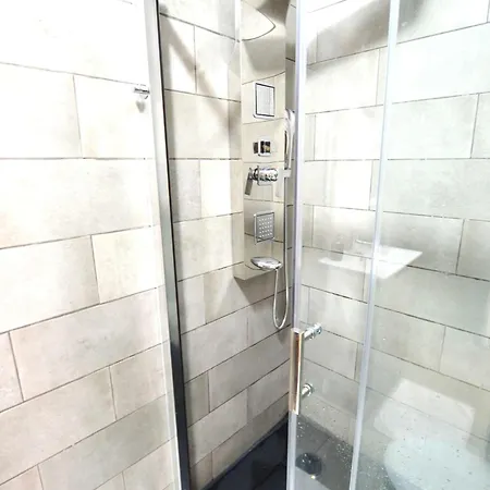 Dp 호스텔 세투발